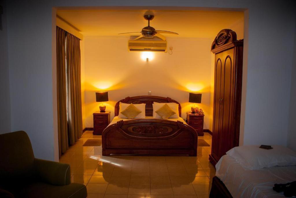 Ocean Beauty Guest House Negombo Esterno foto