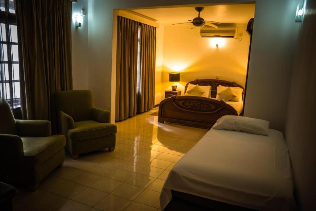 Ocean Beauty Guest House Negombo Esterno foto