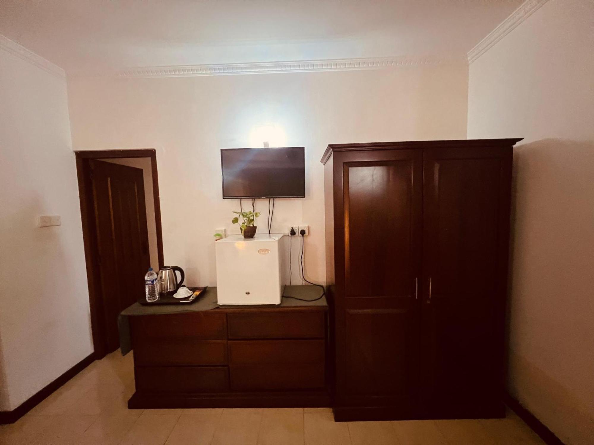 Ocean Beauty Guest House Negombo Esterno foto